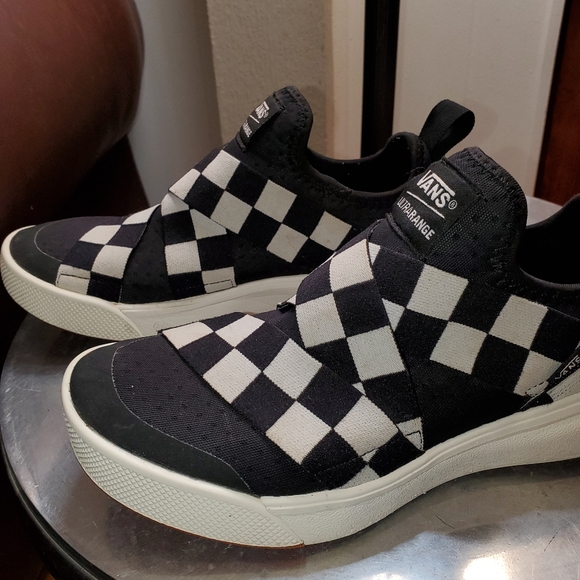 vans ultrarange checkered